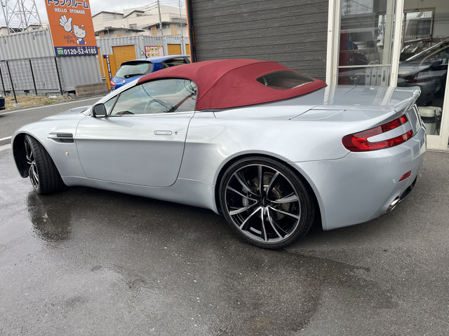 ワインカラーの幌に電動オープン!動作良好です。