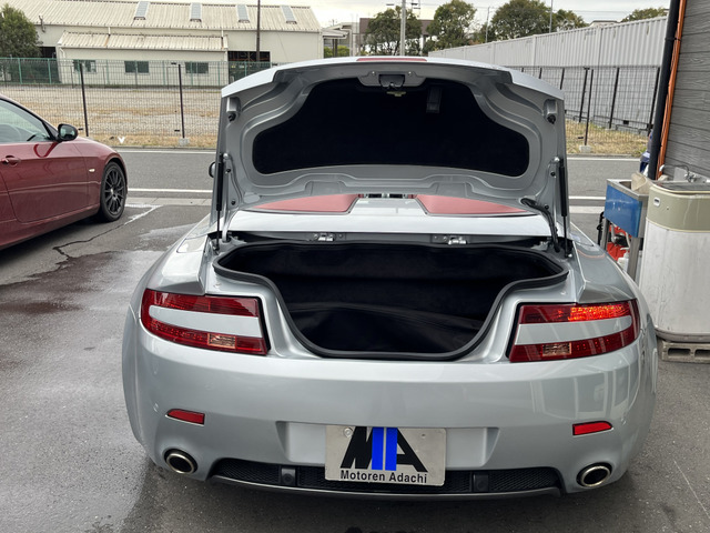 トランクのスペースもしっかり確保されております。