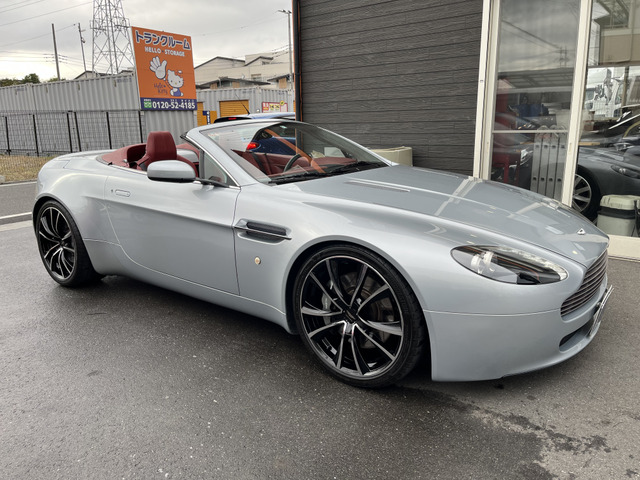 最新の専用診断機を導入しております。輸入車に特化した【テクサ】全車種対応の【マキシシスPRO】常にUPDATEしております。