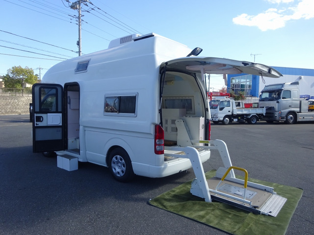 ハイエースバン