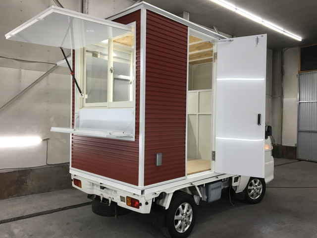 �L�b�`���V�F���l�X�Ȏ�ގ�葵���Ă���܂��B���C�y�ɂ��A�����҂��v���Ă���܂�!