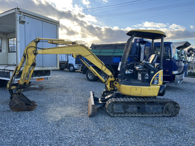 コマツ油圧ショベル