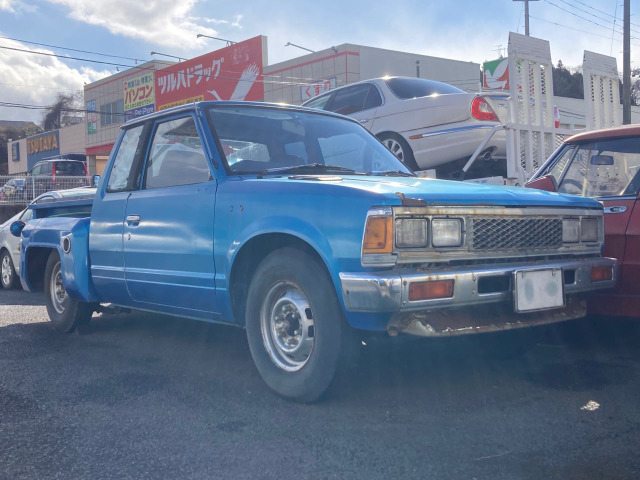 日産 D21 ベンチシート張り替え | RIP STAFF BLOG