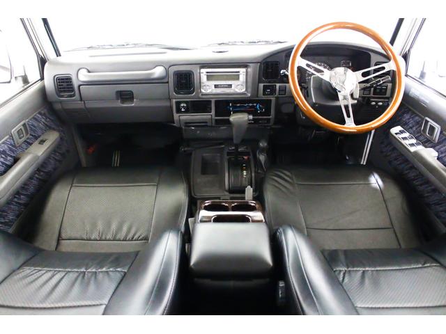 ランドクルーザープラド3.0 SX ディーゼル 4WD