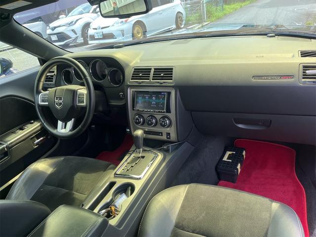 チャレンジャーSRT8 392