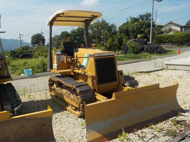 三菱重工業ブルドーザー