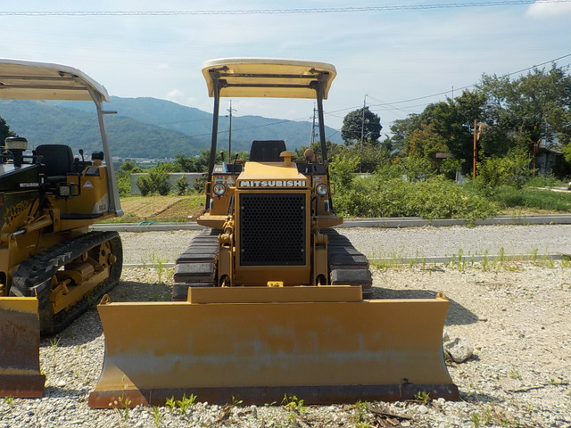 三菱重工業ブルドーザー