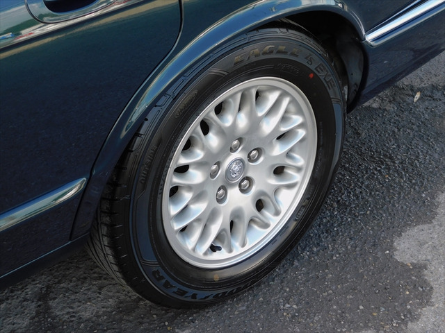 ジャガー XJ x308後期最終モデル 177.0万円 平成13年(2001年 ジャガー XJ x308後期最終モデル 177.0万円 平成13年(2001年