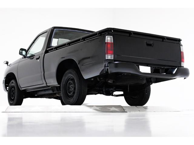 日産 ダットサンピックアップ 2.7 DX ディーゼル 4ナンバー