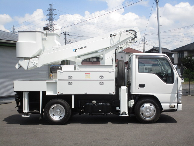 エルフ高所作業車