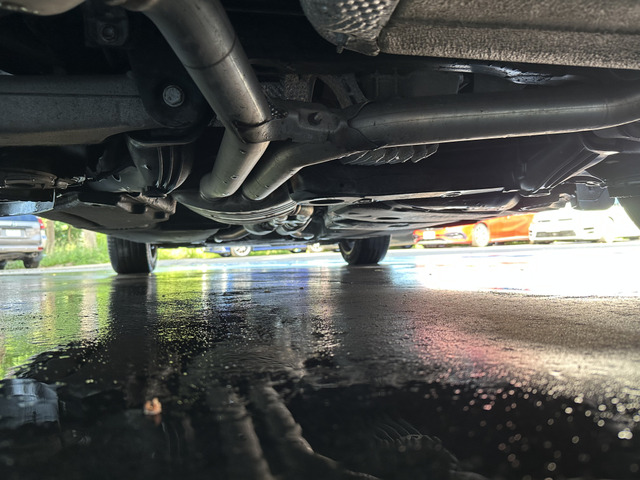 北海道の販売店ですが、本州より仕入れをしているのでサビの心配はございません!下廻りの塩害防止塗装も承っておりますので、お気軽にお申し付け下さい☆