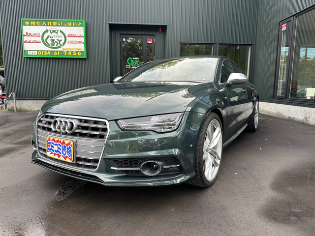 本州仕入れ車のS7スポーツバックが仲間入りしました〜♪APRステージ1【574馬力】&TCUアップデートを施工済みで、さらにAudiカーボンセラミックブレーキが装着された夢のような1台です!!