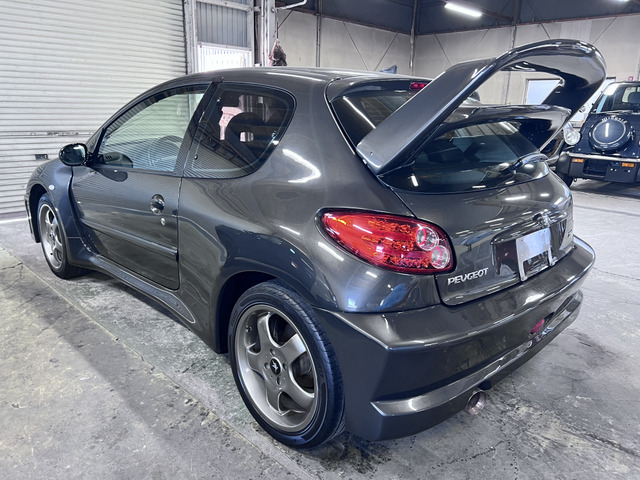 �������i���[���́w �[�ԑO���񂵂�p�b�N �x�����p�ӂ��Ă���܂��B