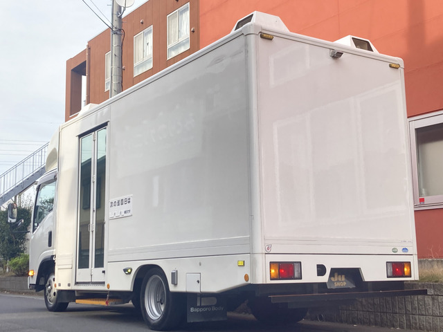 エルフ移動販売車