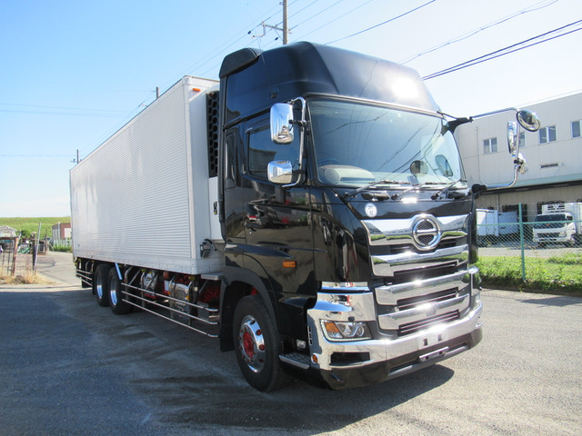 プロフィア冷凍冷蔵車