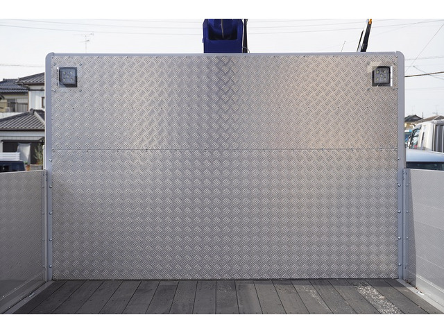 �V�Ԓ����������Ă���܂��B���g�p�̎ԂȂǂ����Ŕ[���������g���b�N����������u���Ă���܂��̂ł������������B