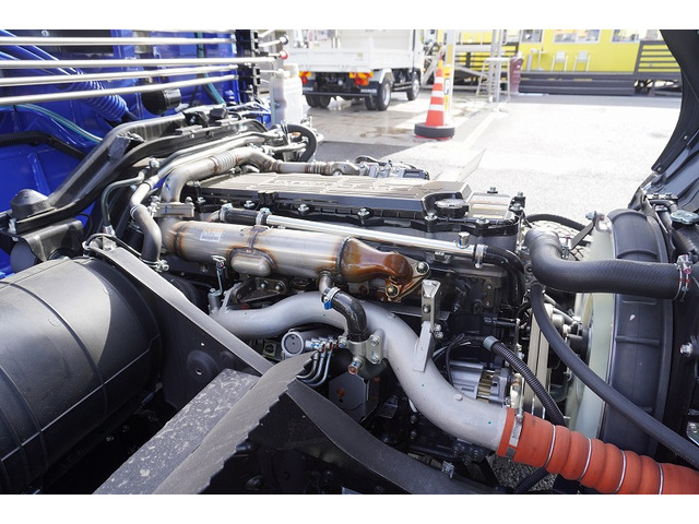 �L�x�ȃg���b�N�A���p�ԁA�n�C�G�[�X�Ȃǎ�舵���Ă���܂��B��xHP�������������Bhttp://www.vantruck.co.jp/