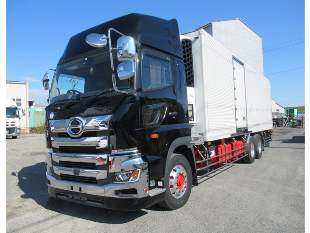 プロフィア冷凍冷蔵車