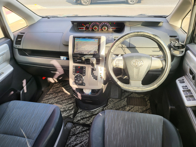 ヴォクシー2.0 ZS