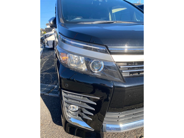 ヴォクシー1.8 ハイブリッド ZS