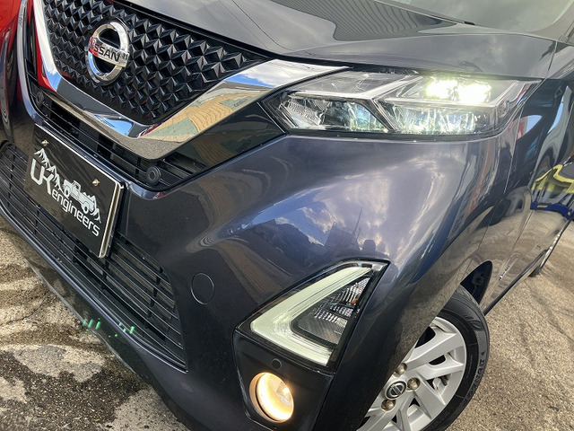 ����������LED�w�b�h���C�g����������Ă���܂�!