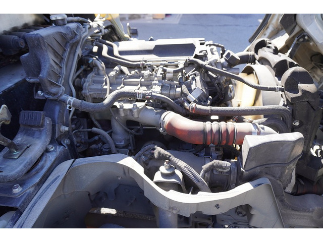 �L�x�ȃg���b�N�A���p�ԁA�n�C�G�[�X�Ȃǎ�舵���Ă���܂��B��xHP�������������Bhttp://www.vantruck.co.jp/