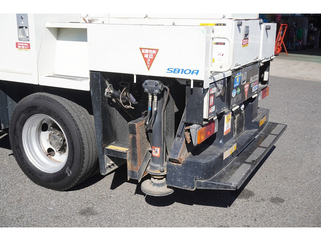 �V�Ԓ����������Ă���܂��B���g�p�̎ԂȂǂ����Ŕ[���������g���b�N����������u���Ă���܂��̂ł������������B