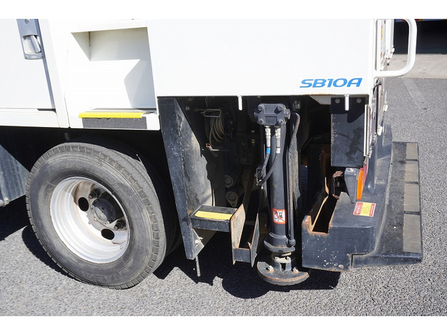 �V�Ԓ����������Ă���܂��B���g�p�̎ԂȂǂ����Ŕ[���������g���b�N����������u���Ă���܂��̂ł������������B