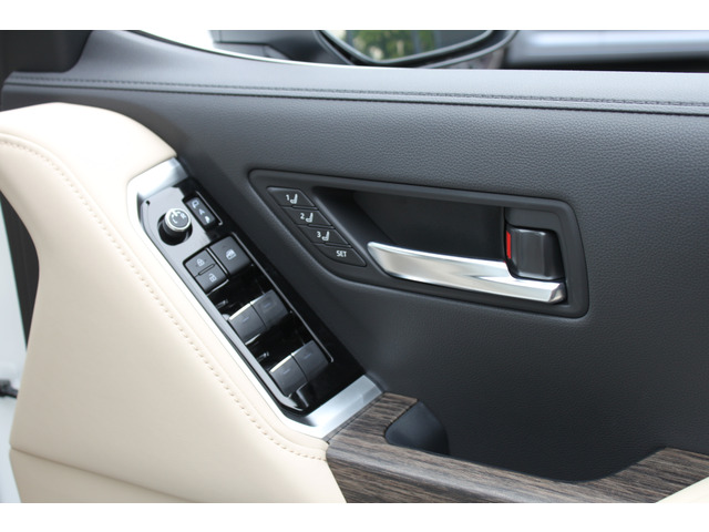 詳細画像⑤ トヨタ ランドクルーザー300 3.5 ZX 4WD GMGエアロ 1430.0万円