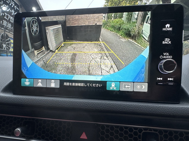 �o�b�N���j�^�[�Œ��Ԃ����S�ł��B