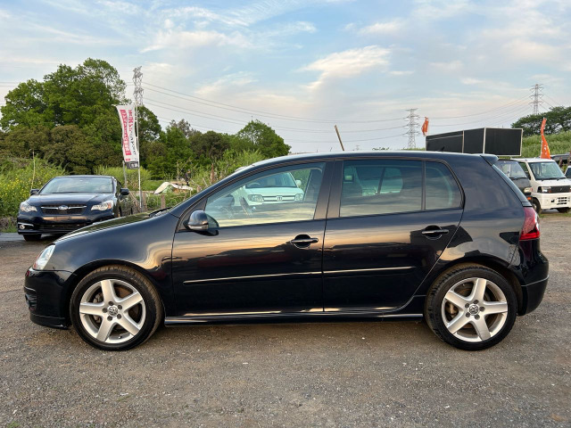 ���ׂȎ��ł��\���܂���̂ŁA���C�y�ɂ��₢���킹���������B