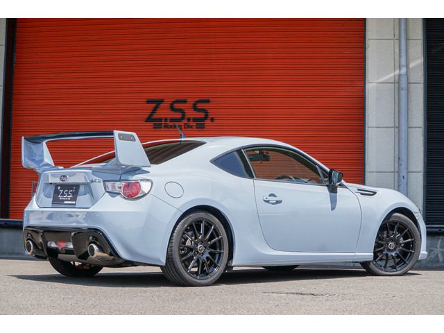 スバル BRZ 2.0 R 限定色社外ウイング社外18インチホイール