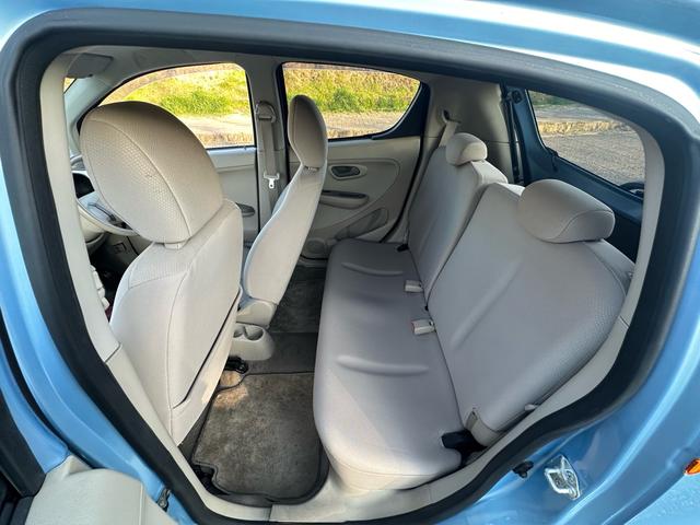 �ʏ�y�����Ԃ⏬�^�����Ԃɂ͒���3�C���G���W�����������ڂ���Ă��钆�ŁA ����4�C���G���W���Ƃ������ʎԂɑ������ڂ��� �G���W�����ڂ��ĕ��ʎԓ����̑��s���\������!