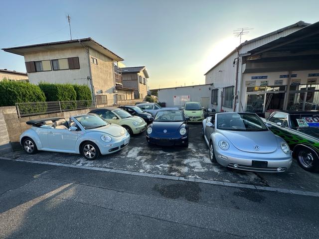 他にも8台の程度重視の、ワーゲンのカブリオレ??ブラックが1台 シルバーカブリオレ2台ライトブルーカブリオレ2台ホワイトカブリオレ、イエロー、カブリオレ、オレンジ、クーペパープルクー
