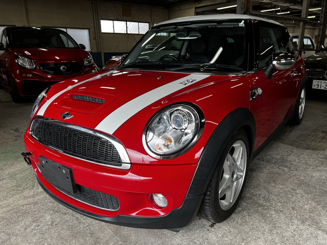 ���S�����ɂ�6�̃G�A�o�b�O�A�u���[�L�A�V�X�g�@�\�A�N�[�p�[S�ɂ�DSC(�_�C�i�~�b�N�E�X�^�r���e�B�E�R���g���[��)��W�������A�⓹���i���T�|�[�g����q���A�V�X�g�@�\�Ȃǂ��g�ݍ��܂��