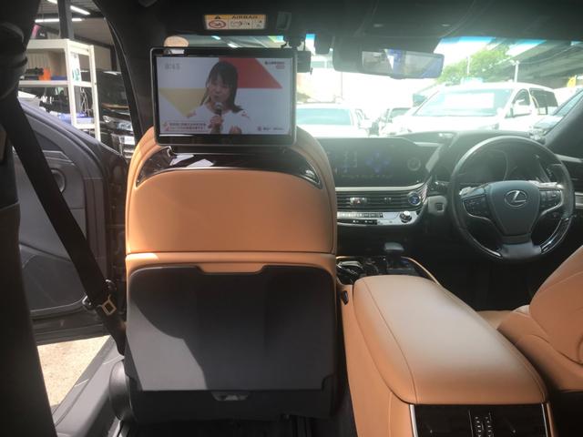 レクサス LS 500h エグゼクティブ 4WD リアモニター 本革シート 電動