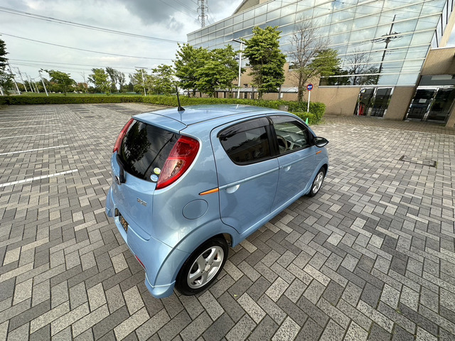 �{���ɁA�r�[�g������艽������A�m��s�����Ă��邩�炱���A�ǂ����������J���邩�炱��! �ԗ��ɂ͎��M������܂�! �{�f�B�E�����E���s�����ɂ����Ē��x�d���ł��T���̕�! ��������������Ǝv���܂��B