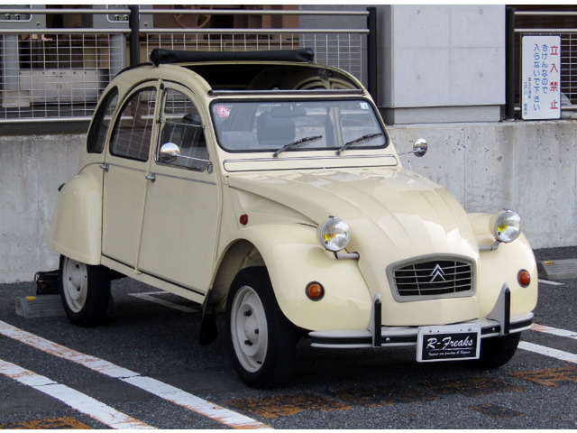特別価格【 ヴィンテージモデル】【 美品】‼️シトロエン2 CV 1/17モデル sddefault.jpg