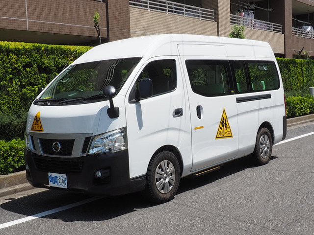 NV350キャラバン(日産) 幼児バス 大人4人幼児18人中型免許 中古車画像