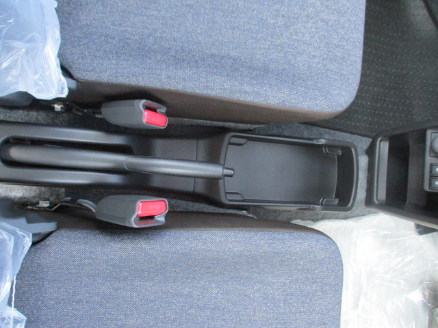 �t���A�R���\�[���g���[�����Ă���̂ŁA�o�b�O��e�B�b�V��BOX��u���̂ɕ֗��ł��B