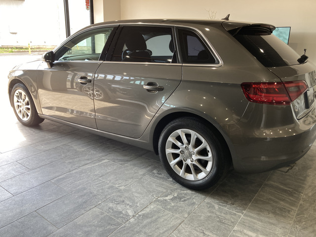 ���F�̓_�R�^�O���[���^���b�N�ł���