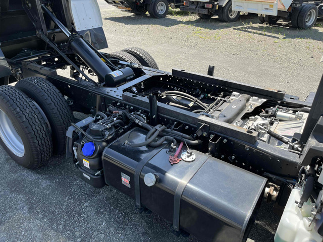 マツダ タイタン 未使用!全低床3t強化ダンプ!6速MT 488.0万円 令和4年