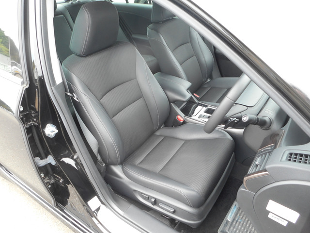 ホンダ アコード 2.0 ハイブリッド EX 純正エアロ・社外18インチアルミ