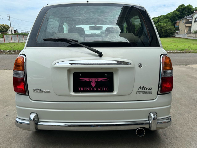 ミラジーノベース