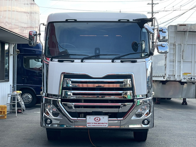 クオントレーラーヘッド