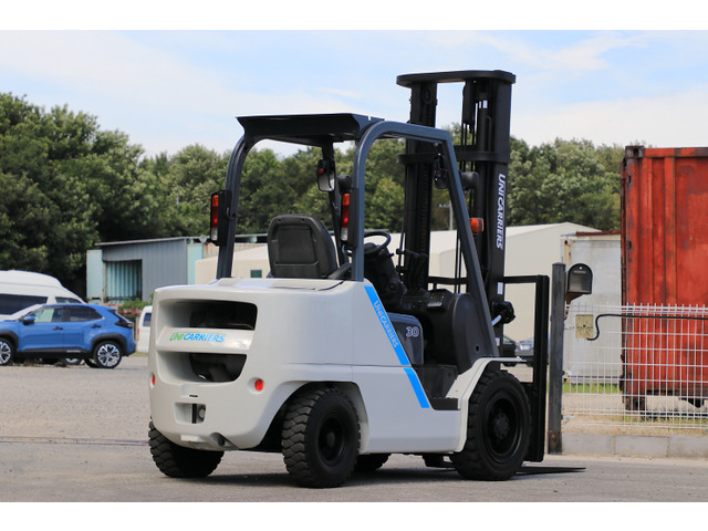 ユニキャリアエンジンタイプ　フォークリフト