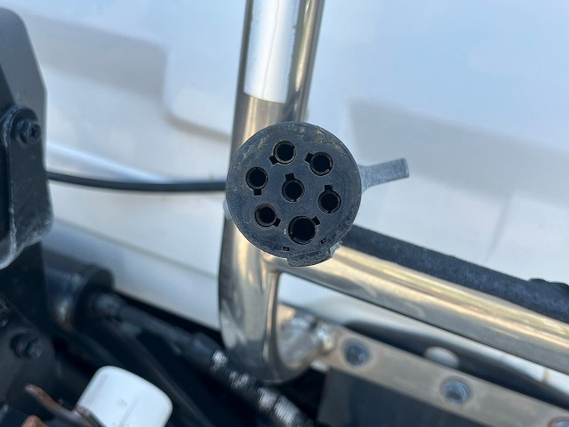 国産車その他 クオン トレーラーヘッド ハイルーフ スライド
