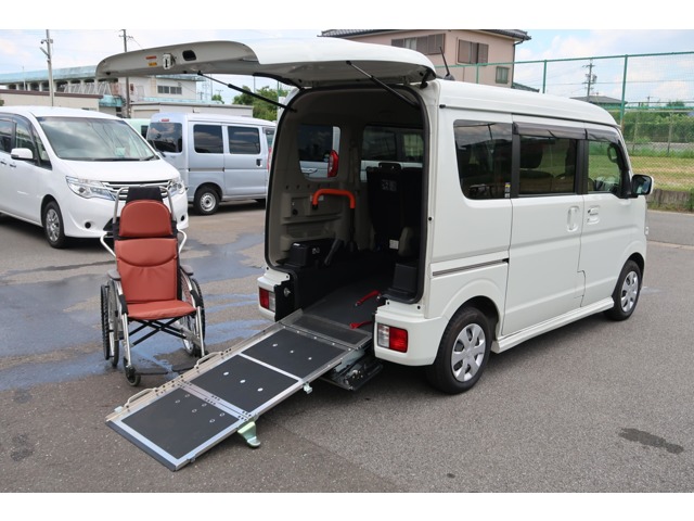 NV100クリッパーリオチェアキャブ ハイルーフ