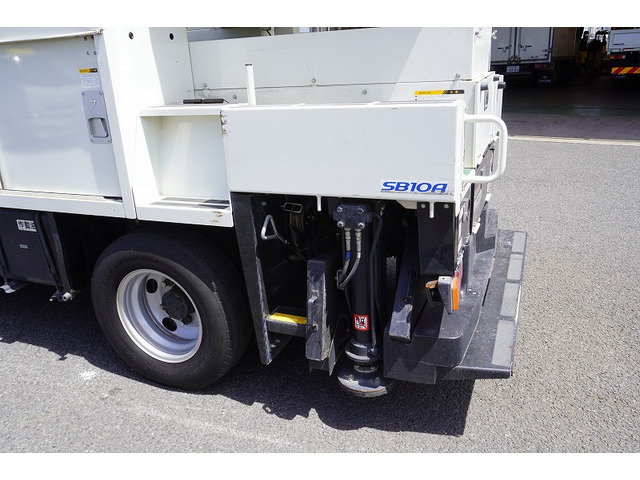 �V�Ԓ����������Ă���܂��B���g�p�̎ԂȂǂ����Ŕ[���������g���b�N����������u���Ă���܂��̂ł������������B