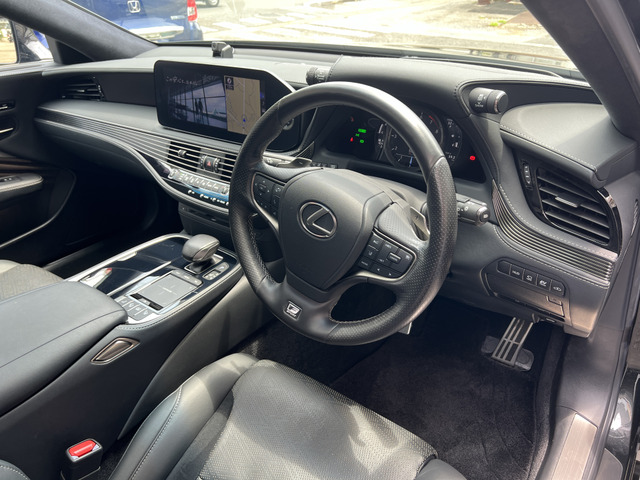 ご希望がございましたら、追加の写真や動画をお送りいたします。ご遠慮なくお申し付けくださいませ。